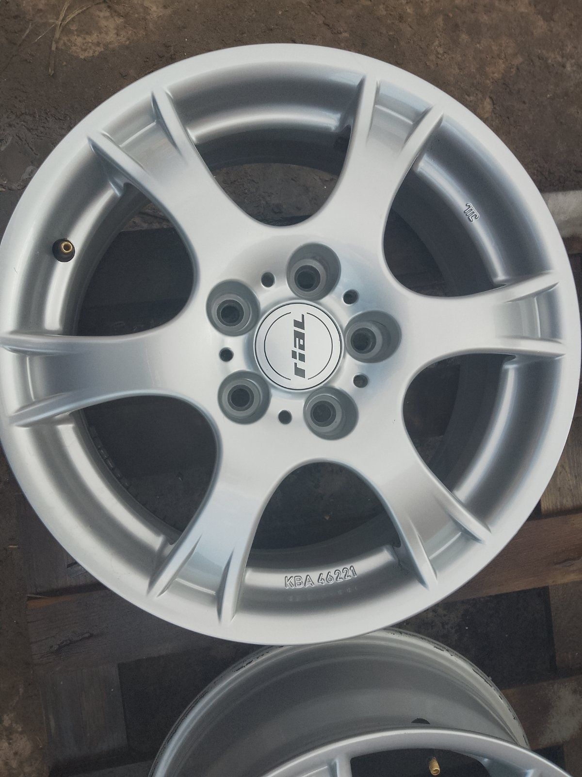 Диски R16/5×114.3/6.5J/ET38 та ЕТ45/DIA 70.4mm ;два комплекти, з ЄС