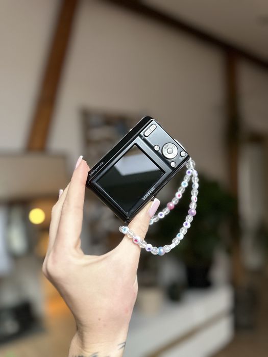 Samsung ES10 - cyfrowy aparat retro, 8.1 MP, czarny + karta 2GB