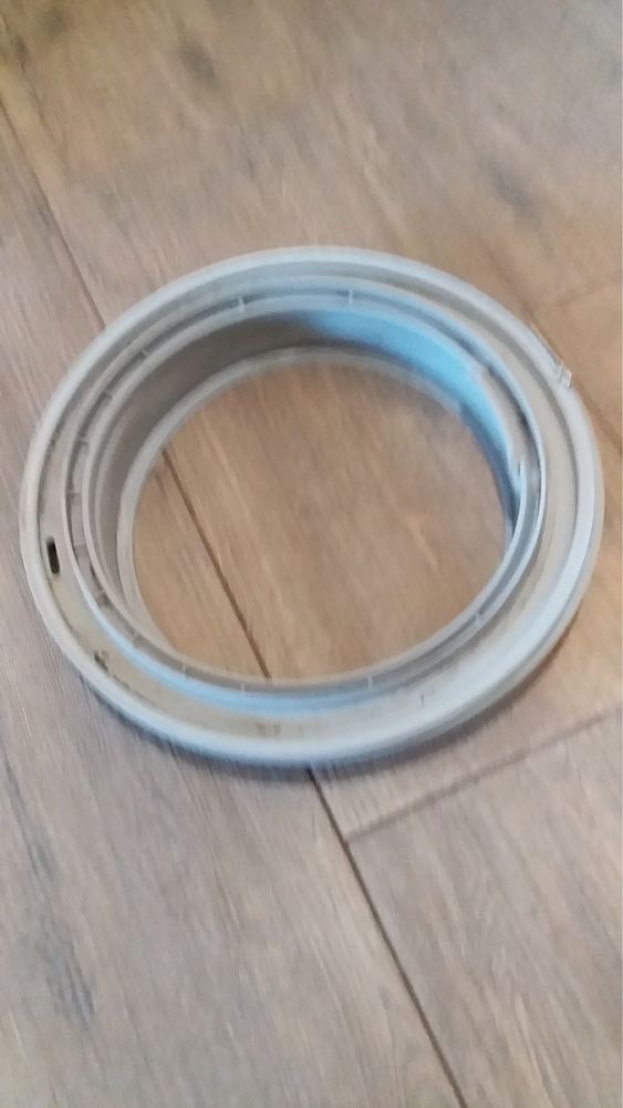 Whirlpool FL5105/A мажет люка