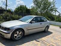 Автомобиль BMW 320 купе