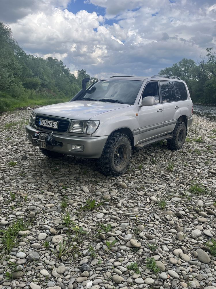 Toyota Land Cruiser 100 2002