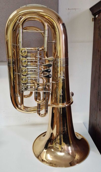 Tuba Miraphone F81B – Estado impecável, revisão recente