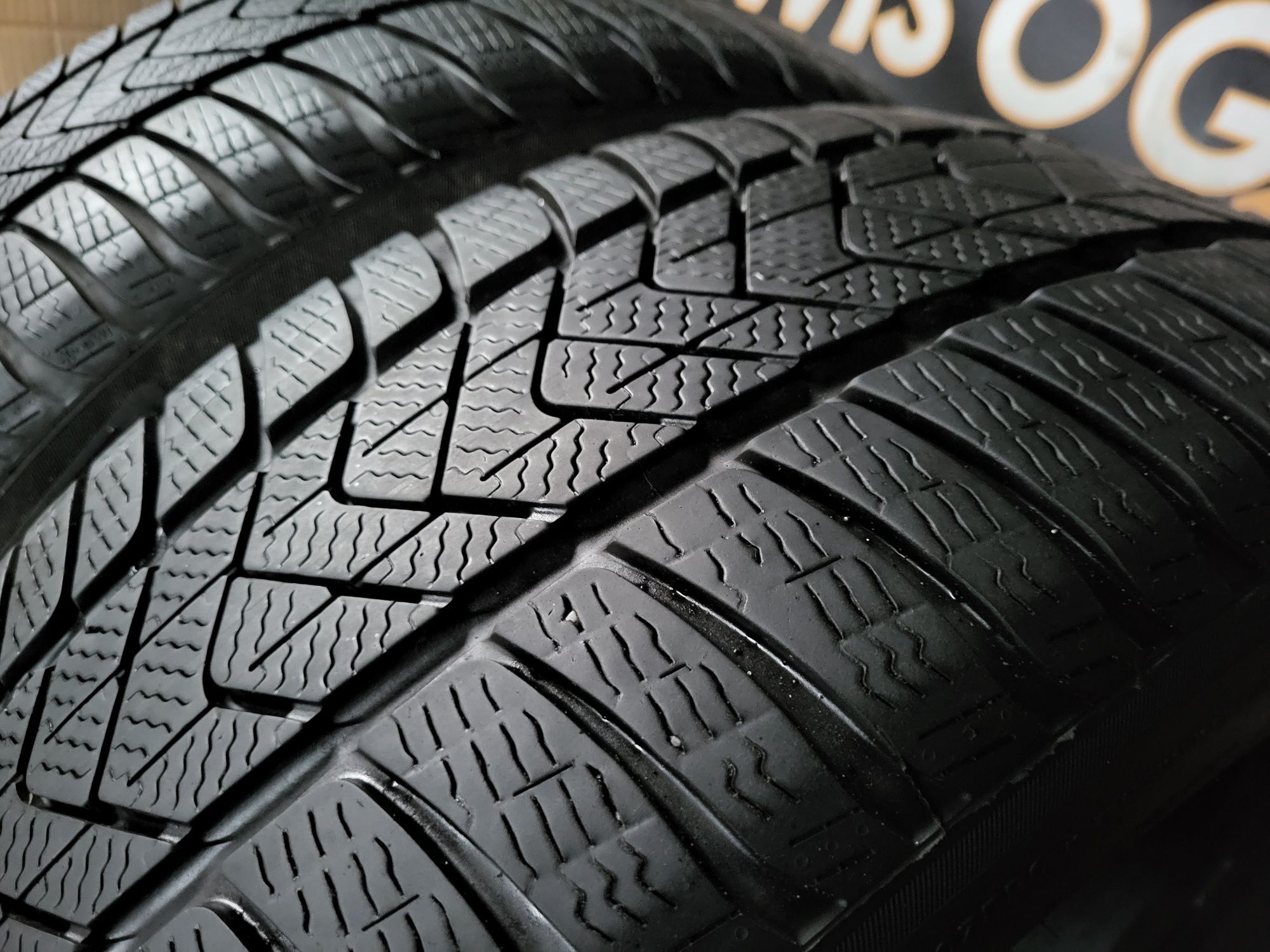 Opony zimowe 225/55/18 Pirelli 21rok 6,7mm