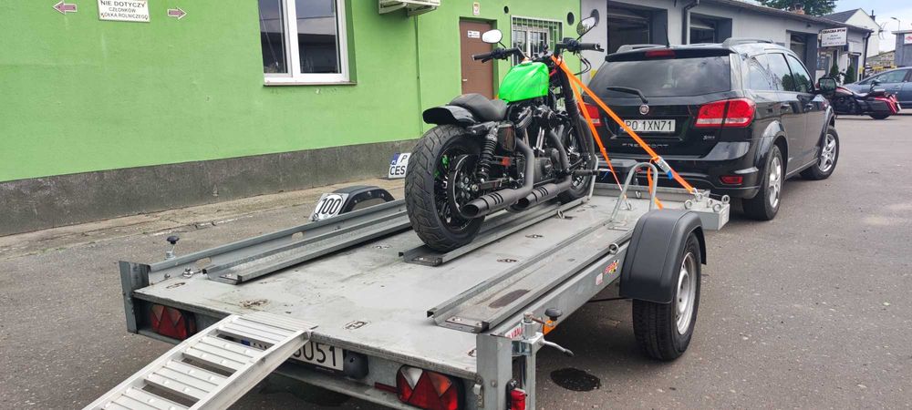 Wypożyczalnia wynajem przyczepy do przewozu motocykli. Transport moto
