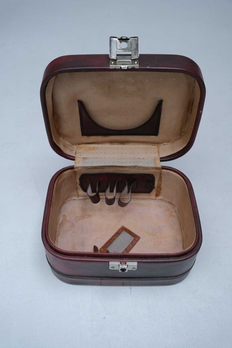 Mala de couro bordô