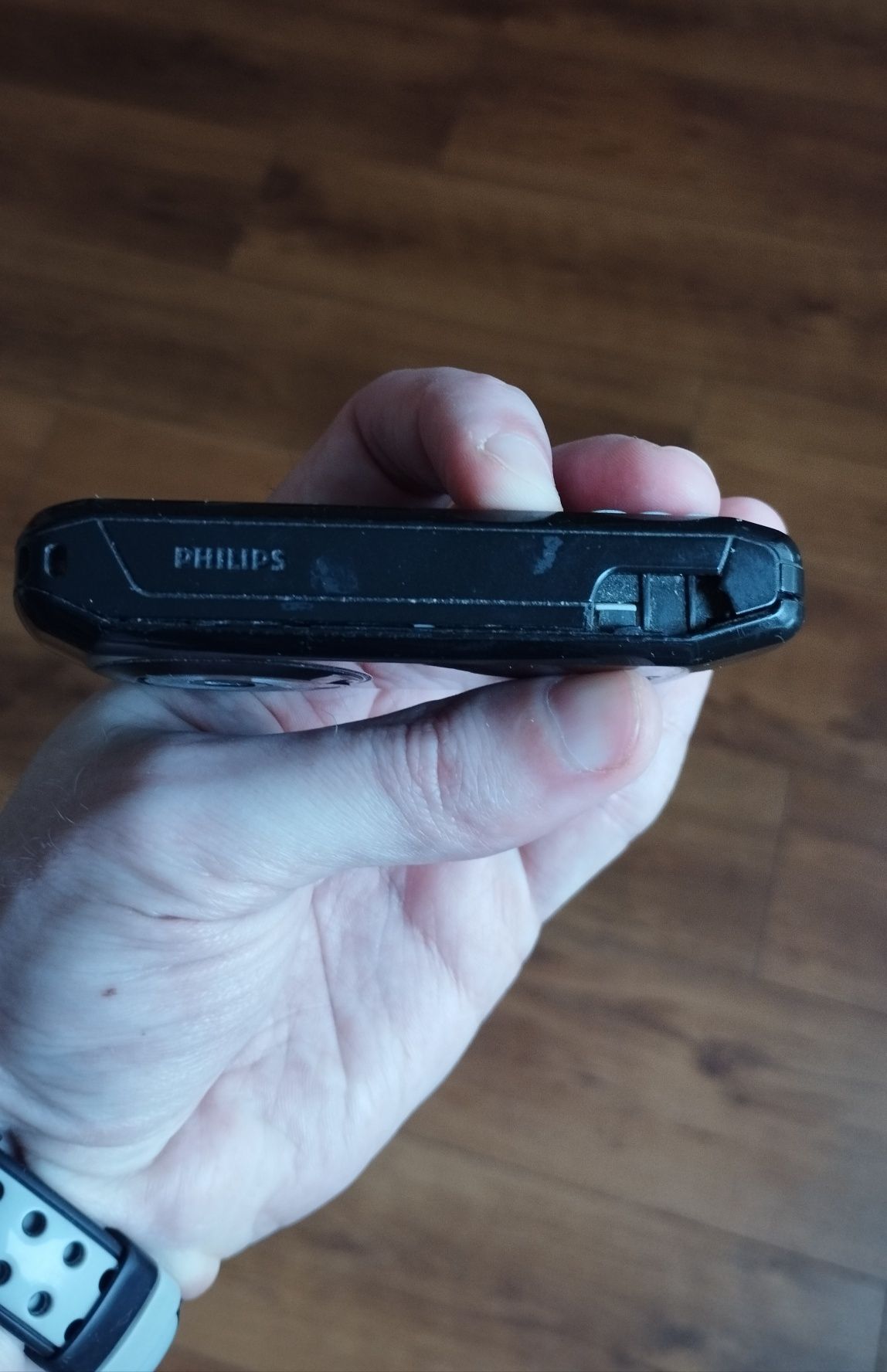 Мобильный телефон Philips