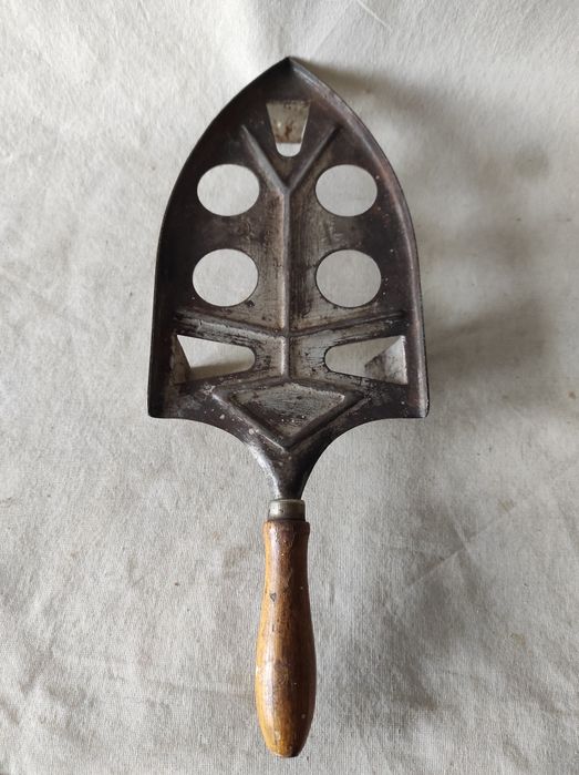 Stara podstawka pod żelazko PTM okres PRL