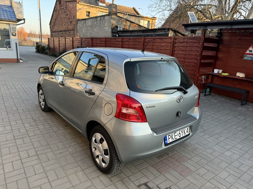 Toyota Yaris 1.3 87 KM sprowadzona 2008 zarejestrowana klima 4/5 drzwi