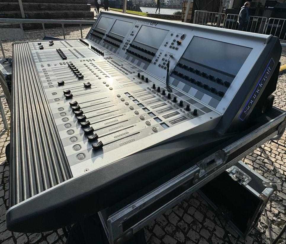 Soundcraft VI400