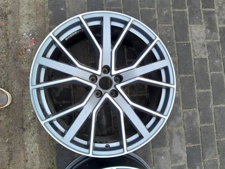 Oryginalne 21calowe alufelgi Audi Rs6 C7 bicolor 9.5x21et25 4G0