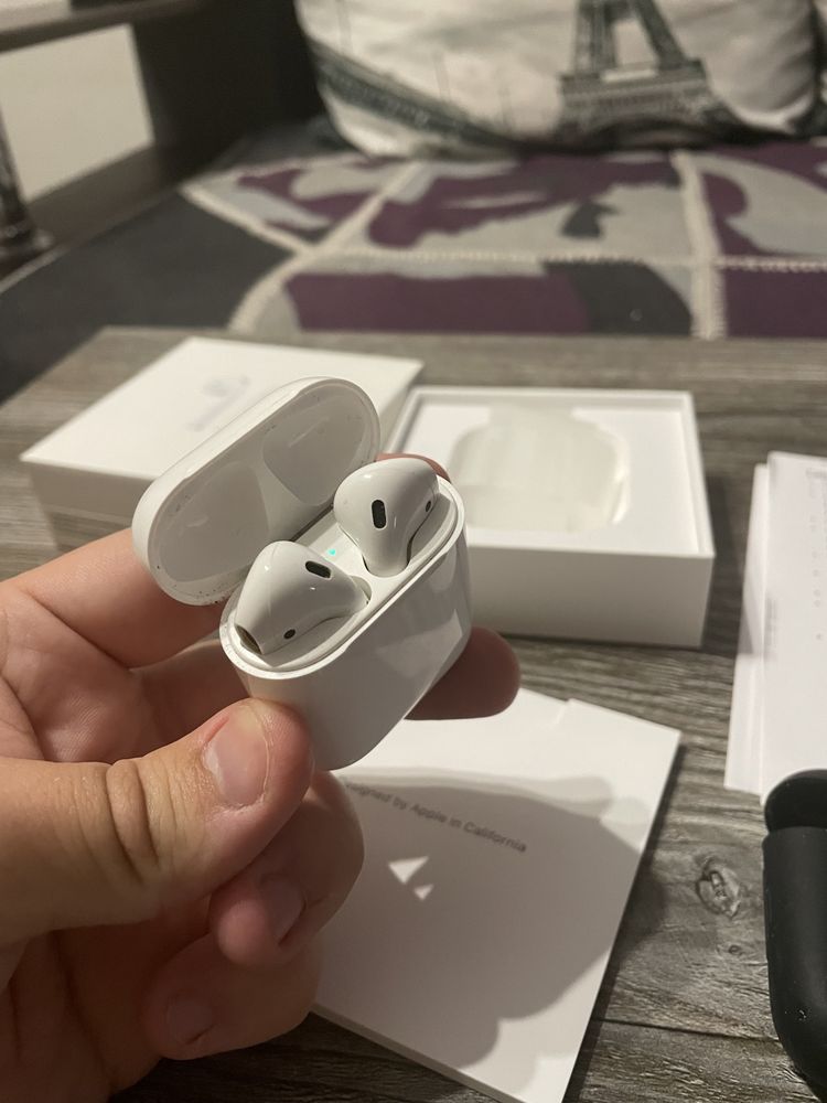 AirPods 2 Charging Case наушники Apple