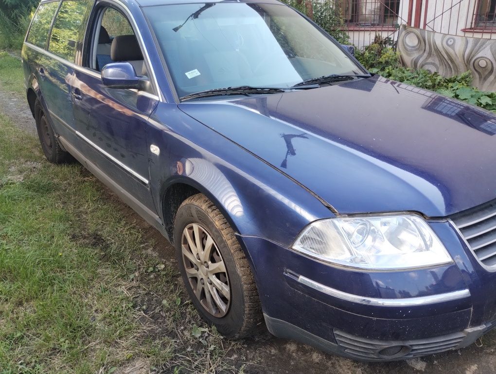 przedni błotnik prawy passat b5 1.9 TDI