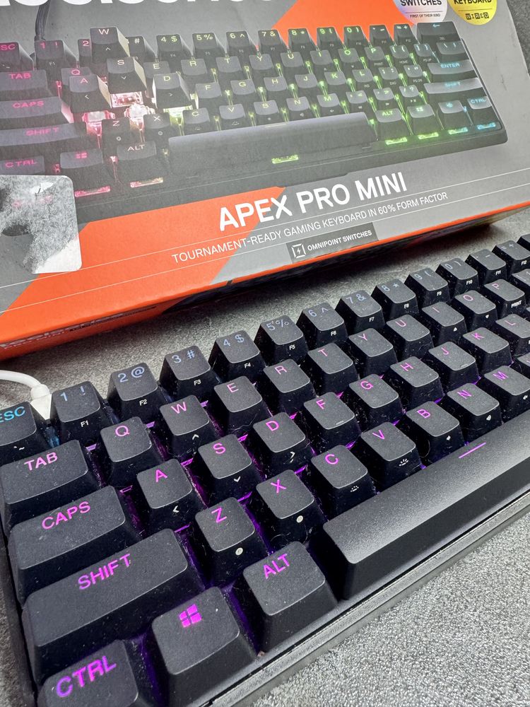 Ігрова геймерська клавіатура SteelSeries Apex Pro Mini
