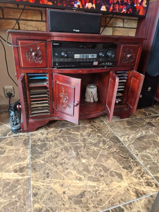 Sprzedam stolik pod telewizor.