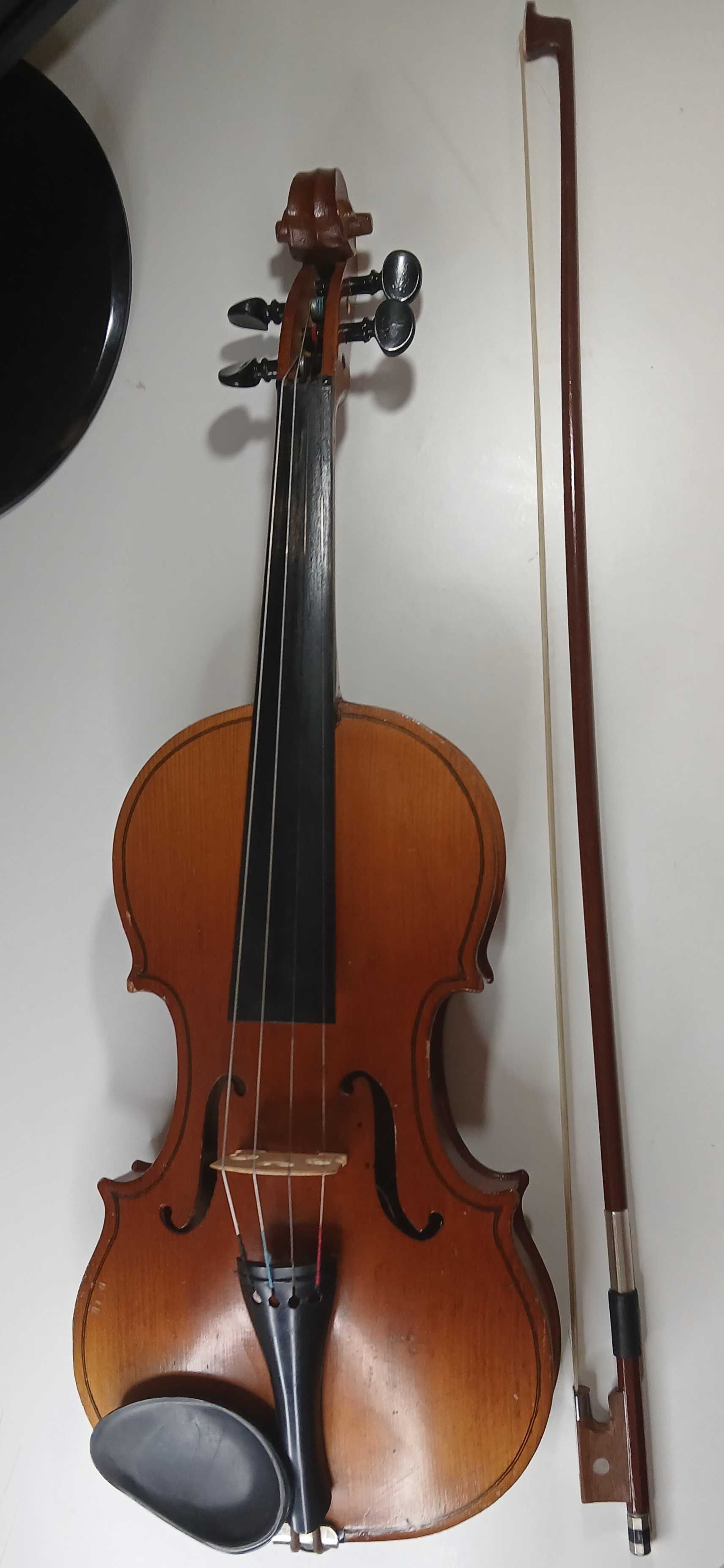 Скрипка 1/2 з смичком,