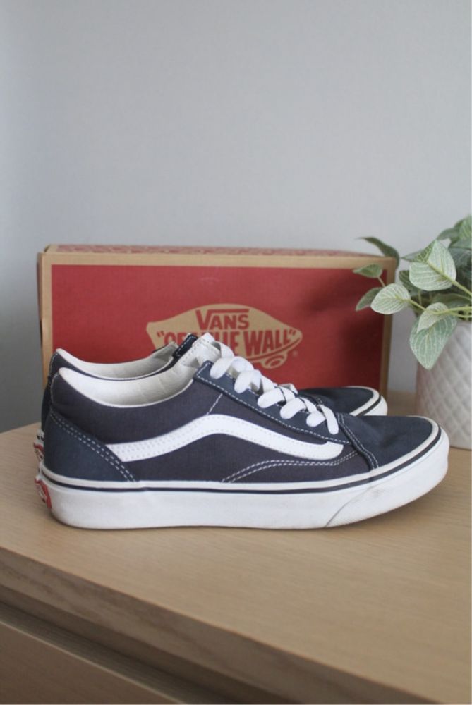 Sapatilhas Vans Old Skool em azul-marinho