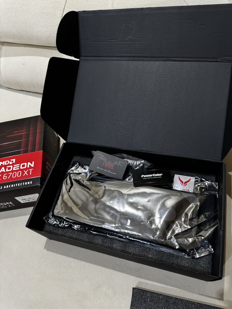 Red Devil RX 6700XT капсула часу!