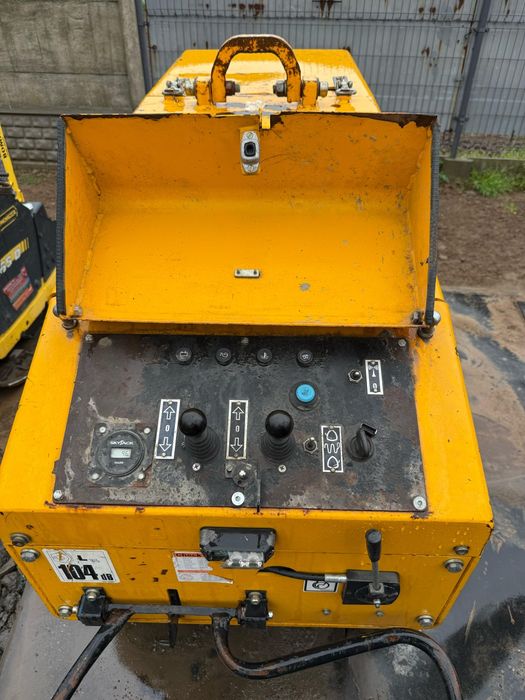 Walec okołkowany JCB VM1500