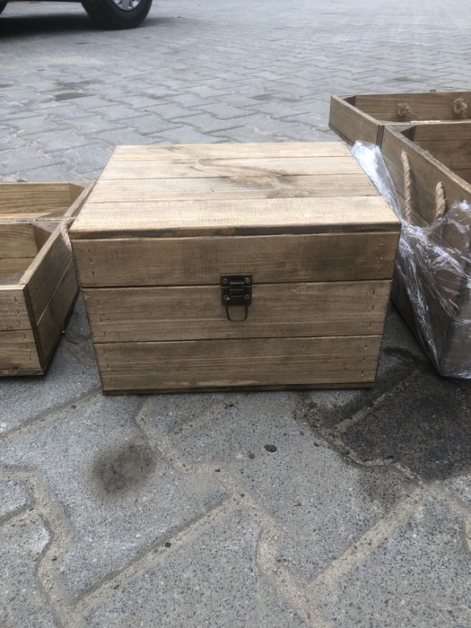 #Zestaw 5 drewnianych skrzynek – ręczna robota, bejcowane i woskowane