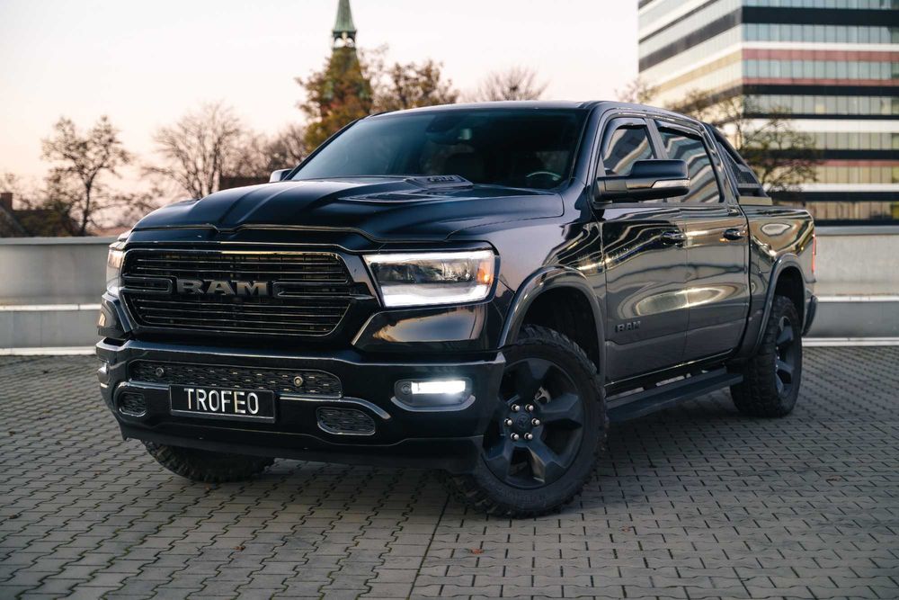 Wynajem Dodge RAM 1500 Bighorn 4×4 5.7L HEMI wypożyczalnia samochodów