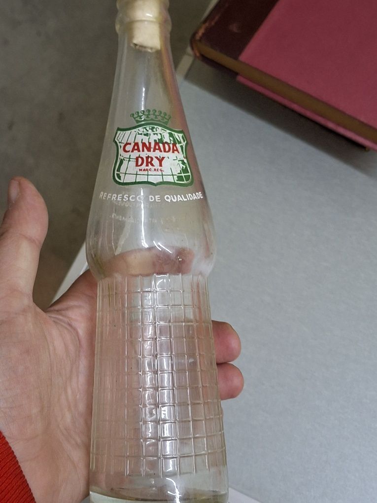 Garrafa vintage Canada Dry
