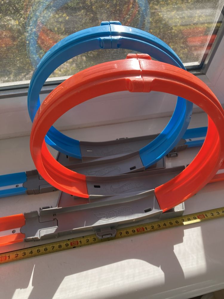 трек Hot Wheels «Двойная петля»
