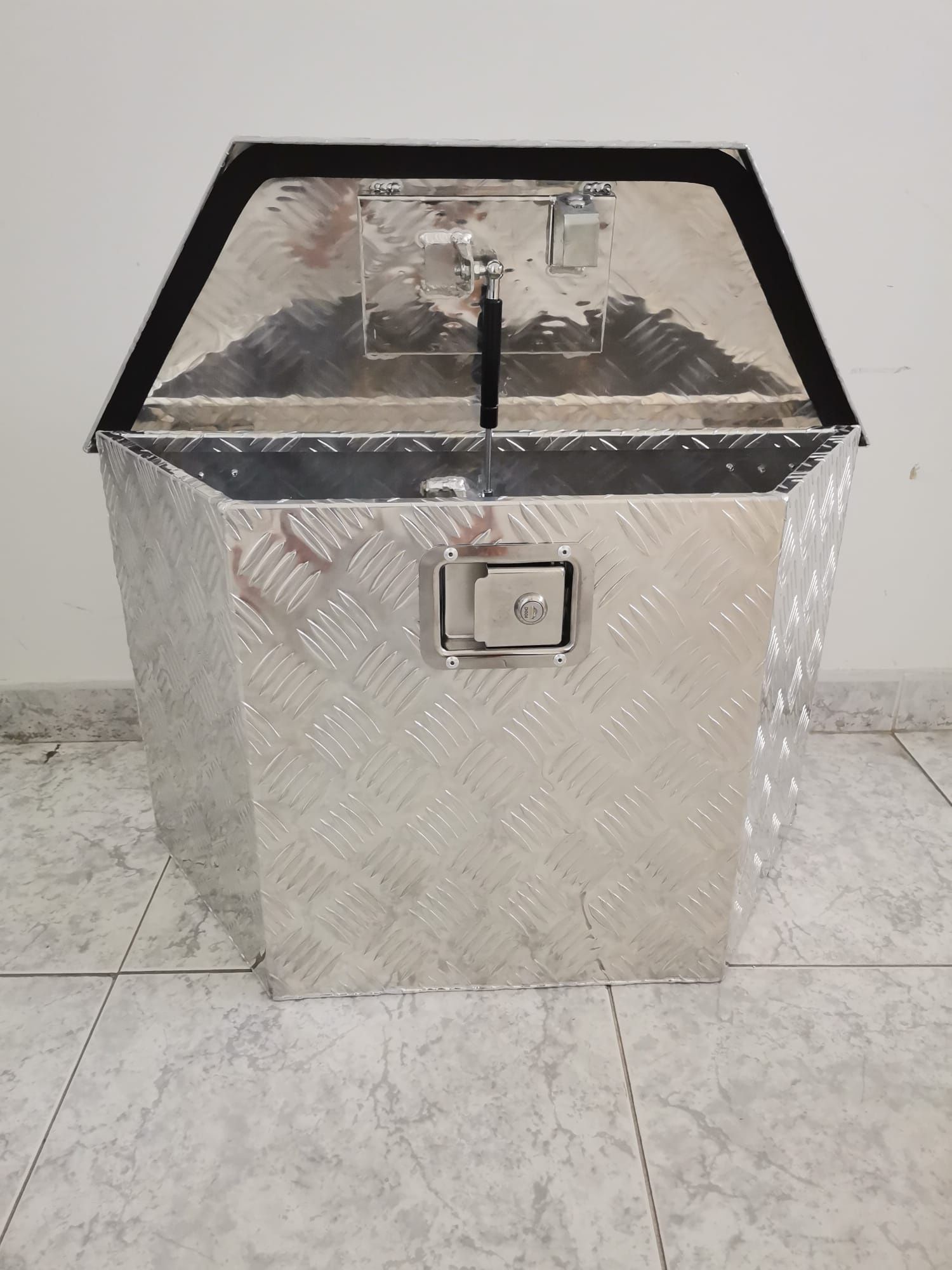 Baú de ferramentas/ Caixa de alumínio