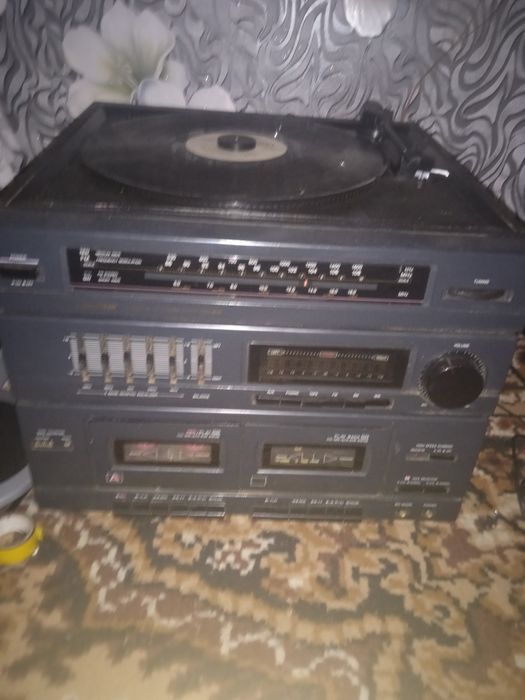 Продам магнітофон три в одном