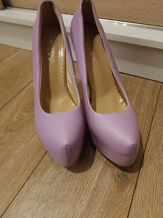 Fioletowe wysokie szpilki