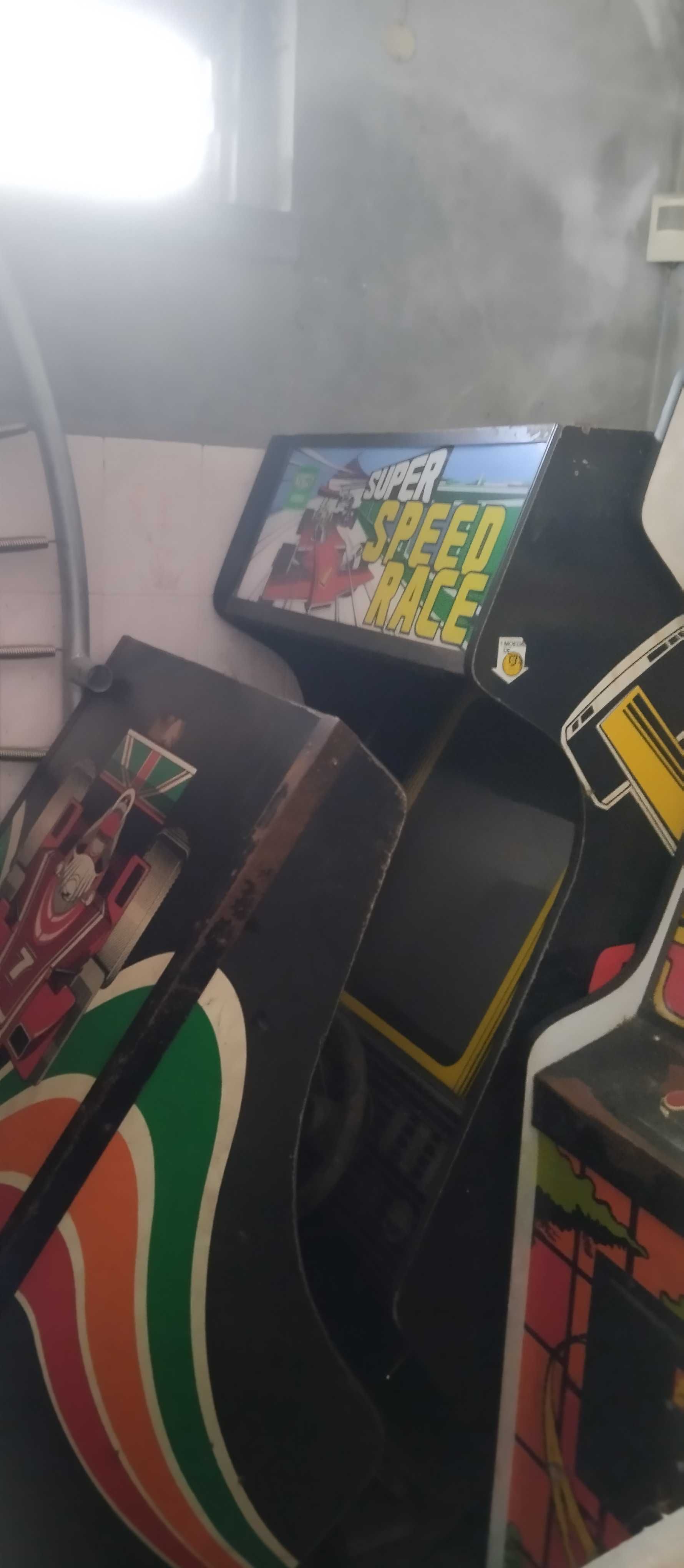 Máquinas de diversão arcade