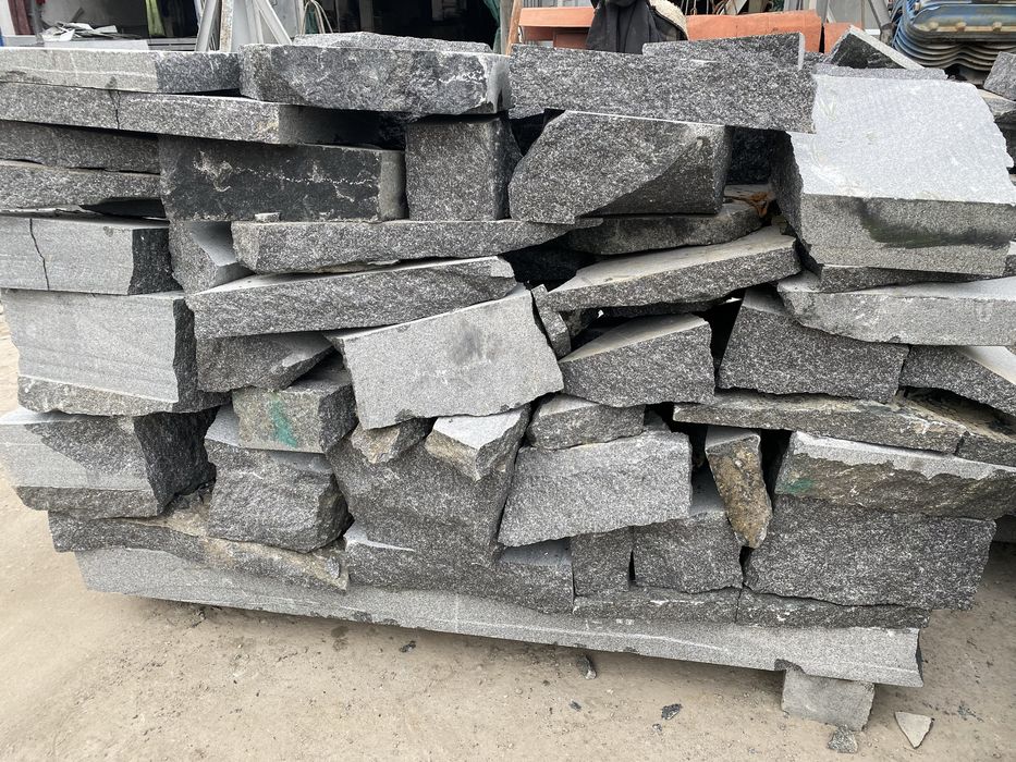 Бутовий камінь. Бут. Шашка. Покостовка. Габро