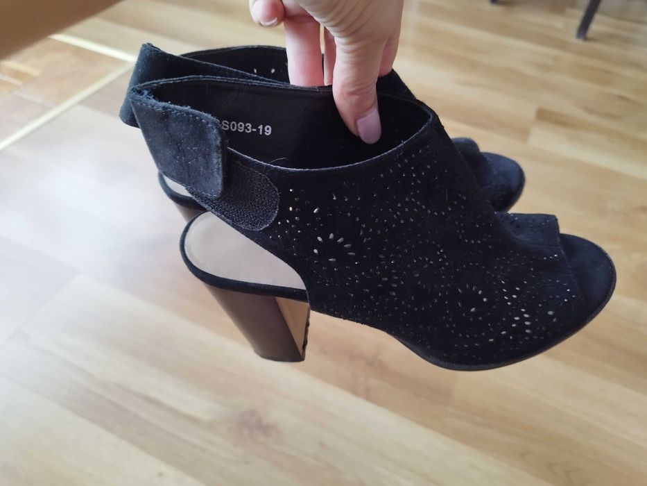 Buty w rozmiarze 39 Firma Jenny Fairy