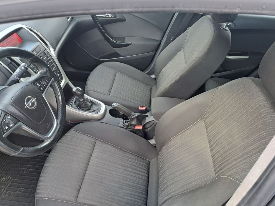 Opel Astra J 1.4T Benzyna 2012r