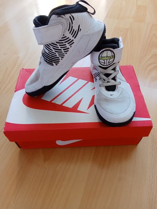 Файні Кросівки Снікерси дитячі Nike розмір 30