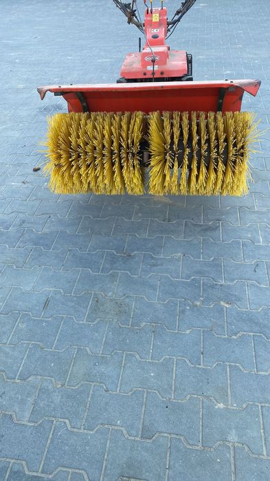 Zamiatarka spalinowa