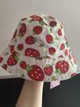 Uroczy Bucket hat nowy