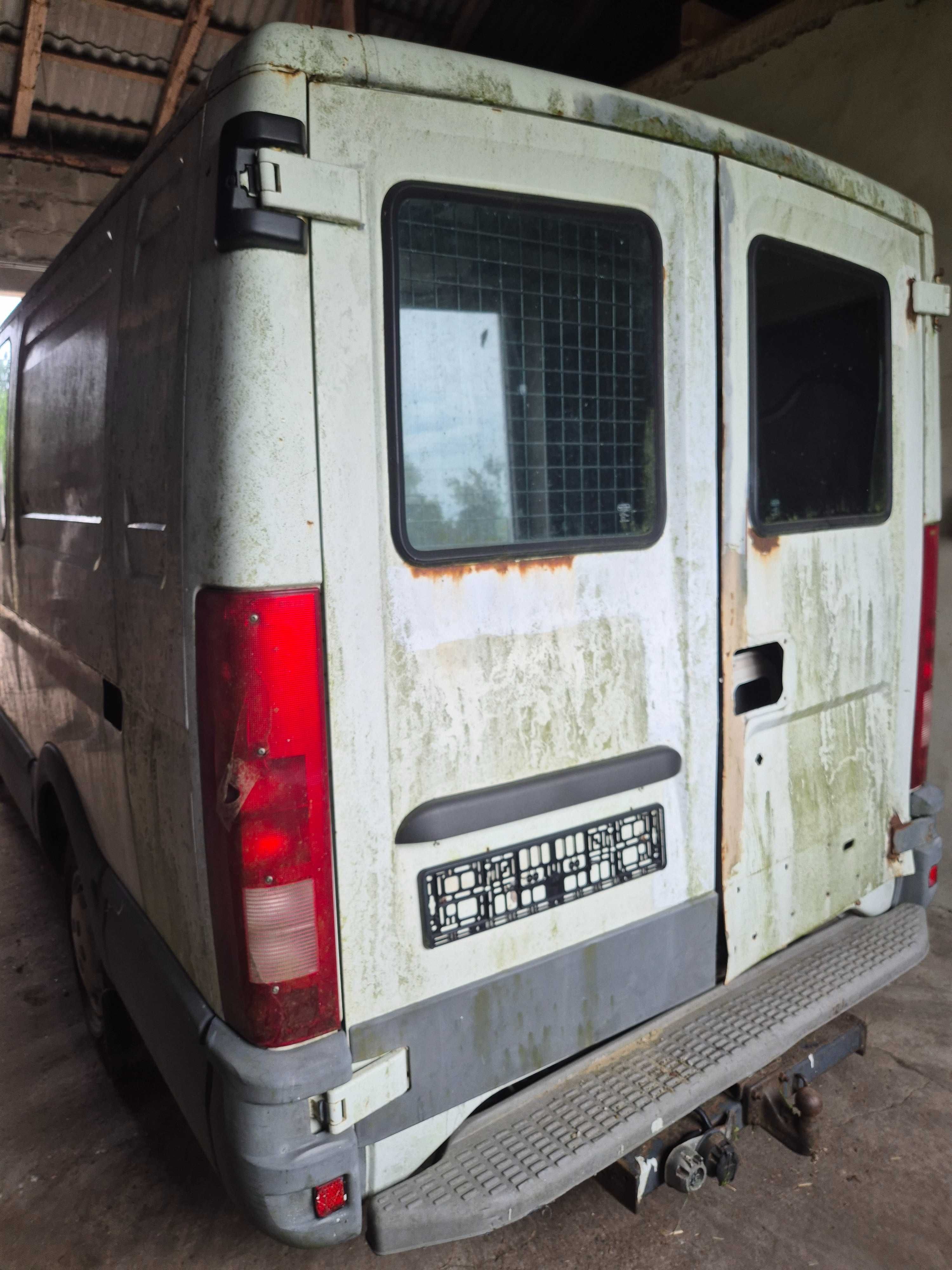 Sprzedam czesci Iveco Daily 2001r