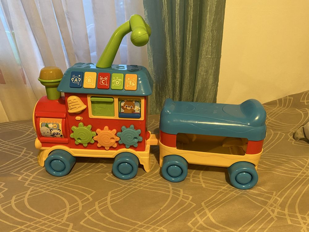 Vendo Brinquedos de Bebé (Comboio Andarilho Interativo e Motinha)