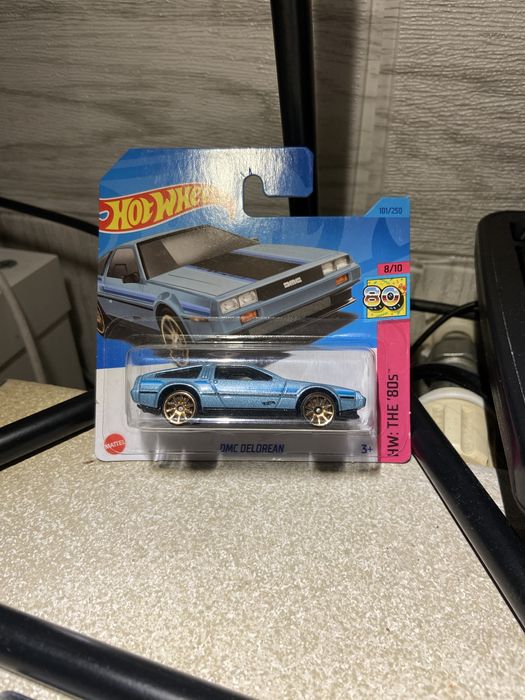 DMC Delorean - HW: The 80s 8/10 - Blue - Hotwheels