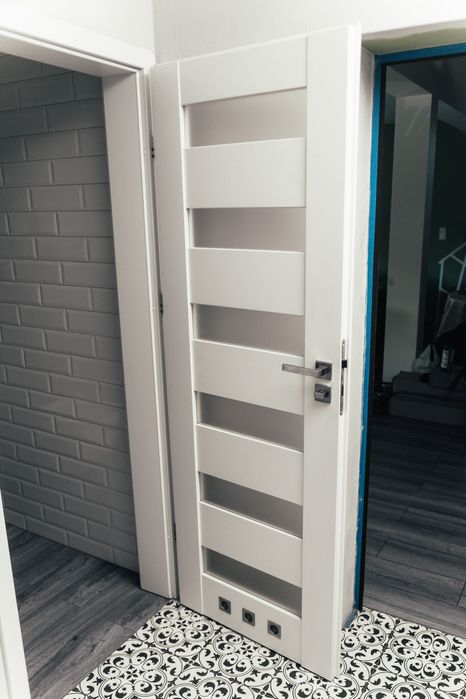 Drzwi łazienkowe z ościeżnicą