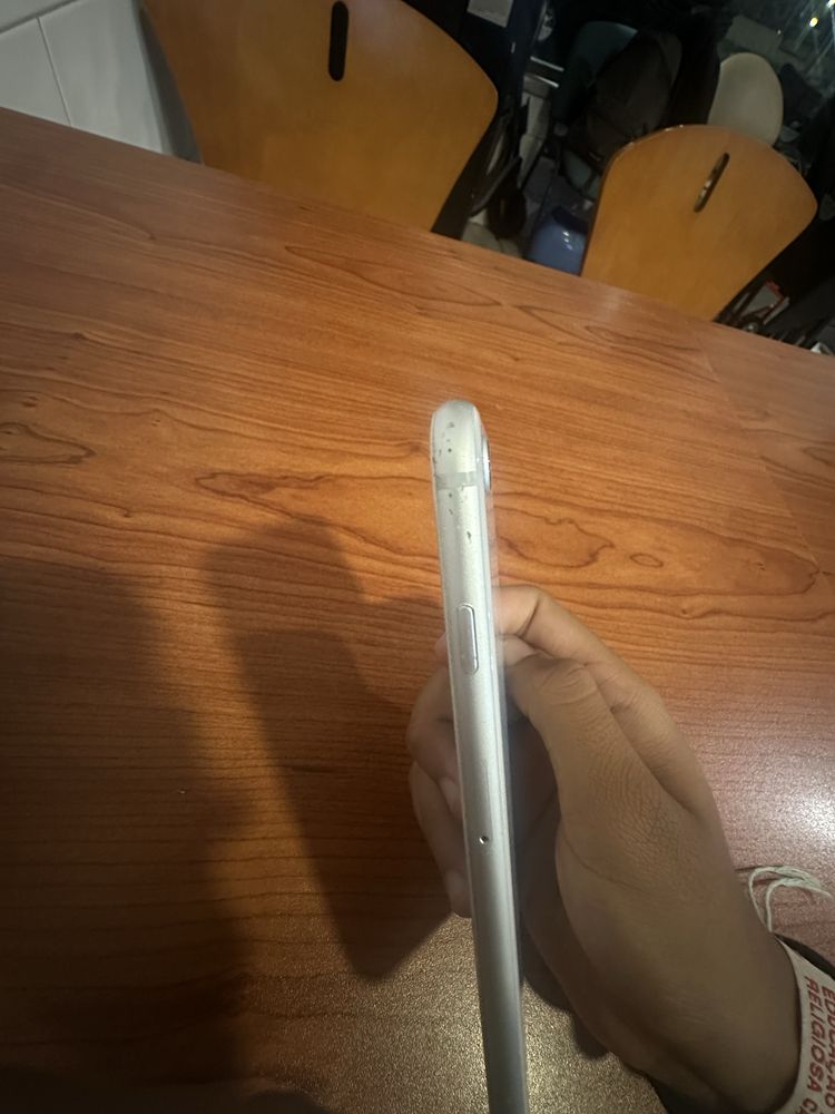Iphone 8- usado