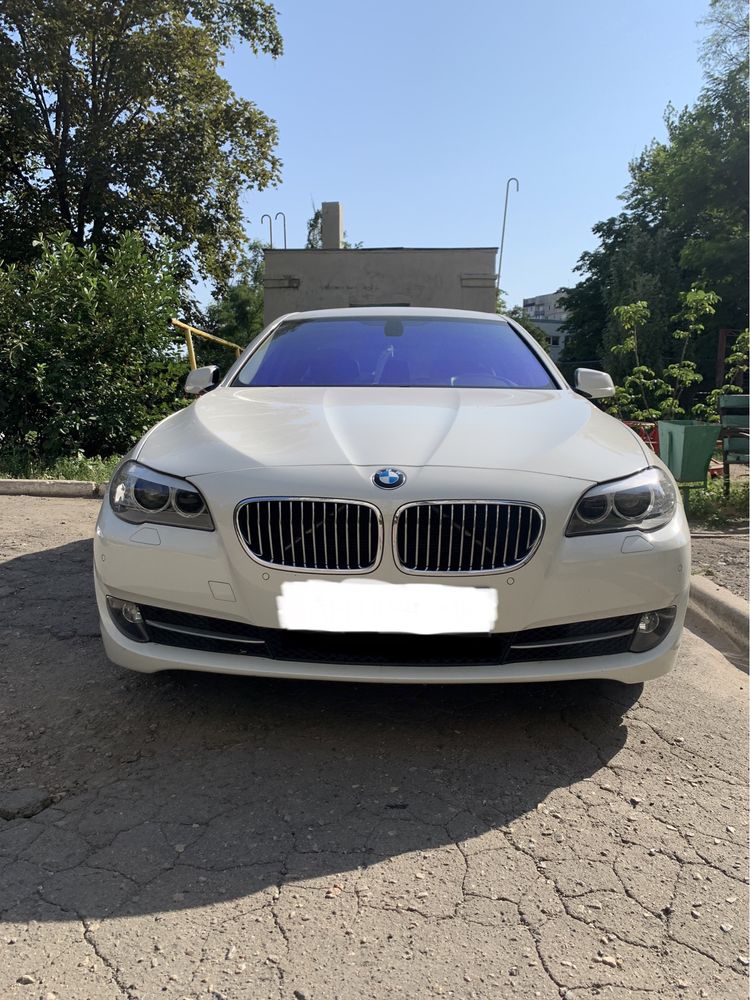 BMW F10 530i 2013г