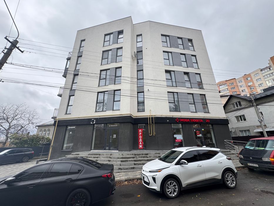 Продам комерційне приміщення в новобудові в центі міста власник