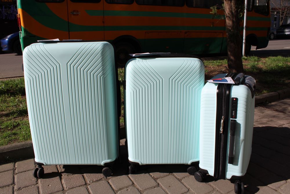 сумка 4 колеса поліпропілен  чемодан валіза