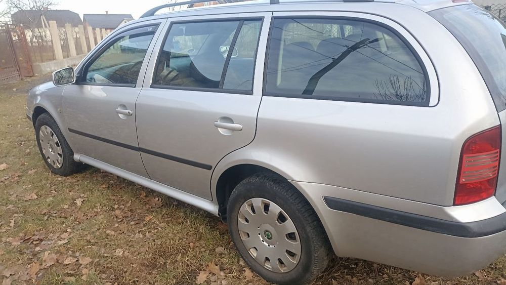 Skoda Octavia тур 1.9 tdi