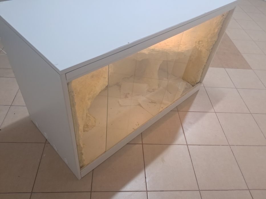 Sprzedam terrarium 135cm 80 60 cm b.ladne