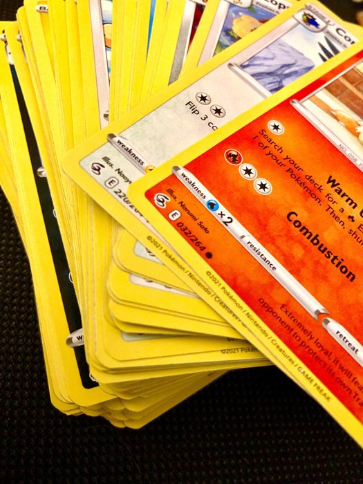 60 Cartas Pokémon Fusion Strike ORIGINAIS