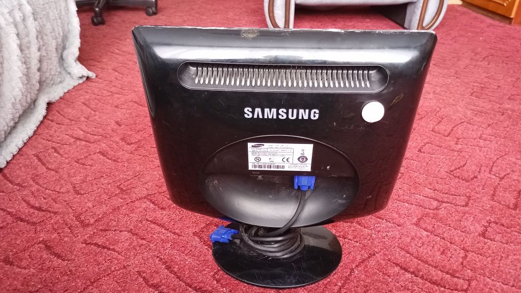 Монітор SAMSUNG SyncMaster 732n 17 дюймів