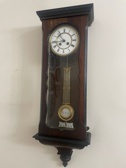 Relógio antigo de parede