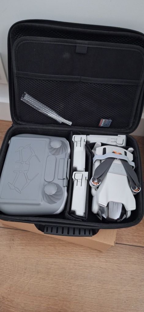 Dron dji 3 mini .
